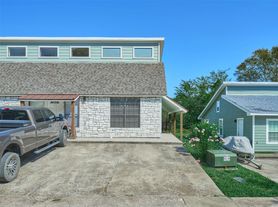21 Harbour Row Dr, Coldspring, TX