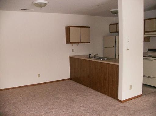 3rd image of 4350 Norman Dr SE APT 204