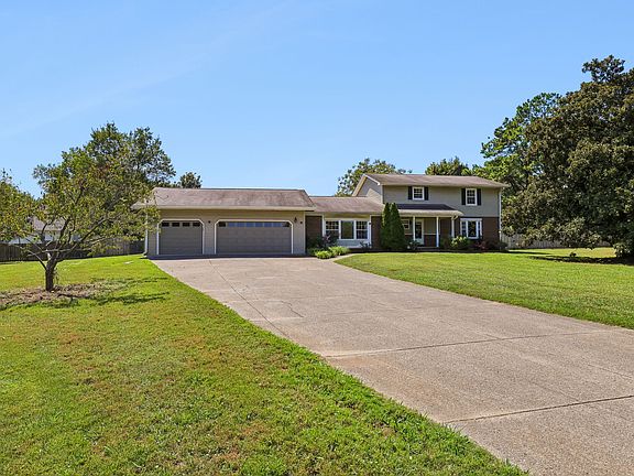2nd image of 2546 Summit Ct