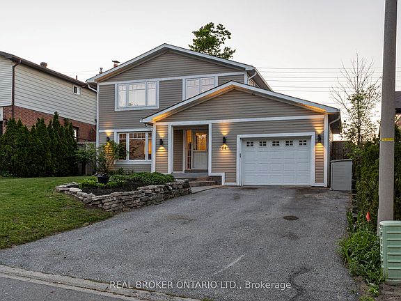 2nd image of 54 Farmingdale Cres