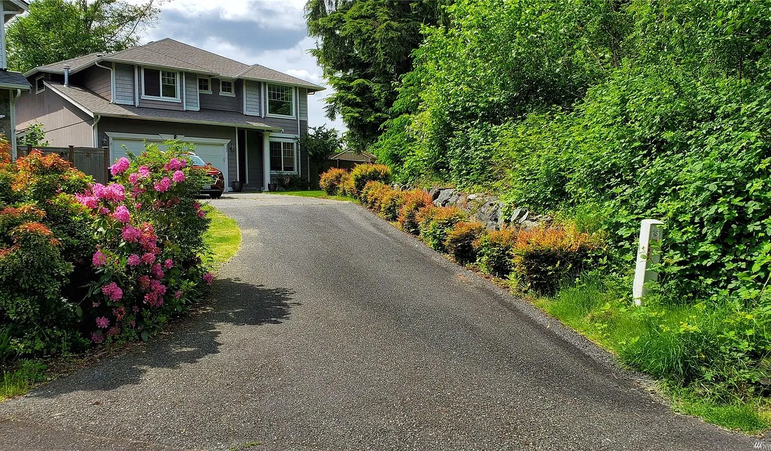 3 bed, 2.5 bath, 1855 sqft, $3,200 — Photo 1