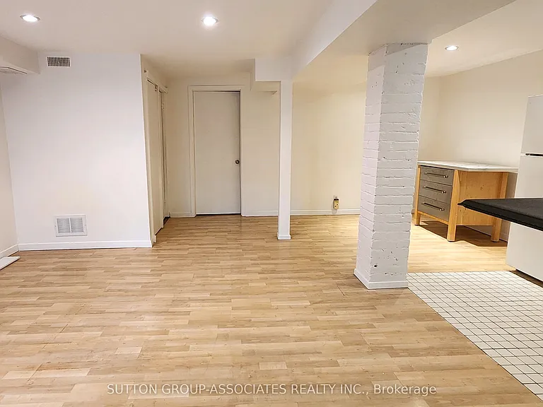 360 Sorauren Ave #BASEMENT — Photo 7