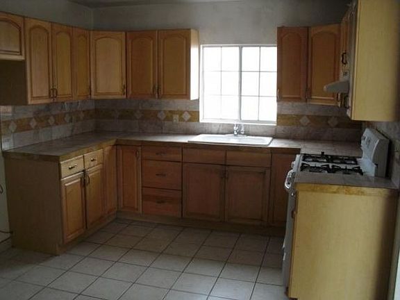2nd image of 117 Tropicana Dr