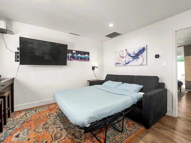 1110 E Polk St #1 — Photo 4