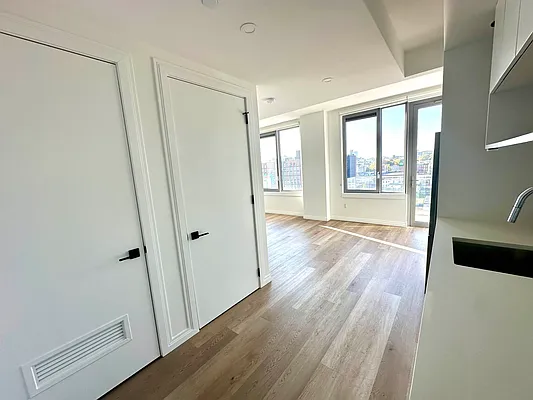 Rented by EXR | media 5