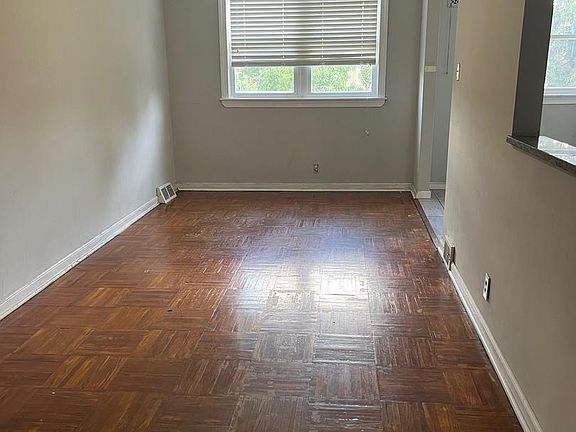 4th image of 6743 E Roosevelt Blvd