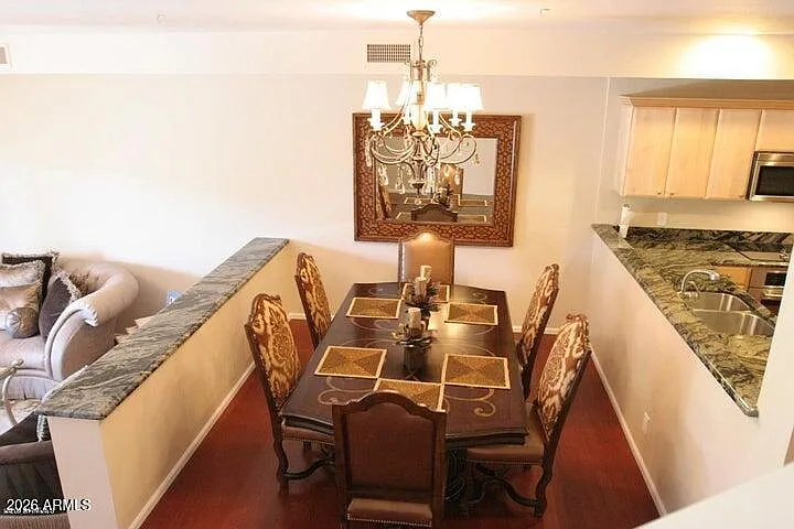 3 bed, 2.5 bath, 2156 sqft, $8,000 — Photo 4