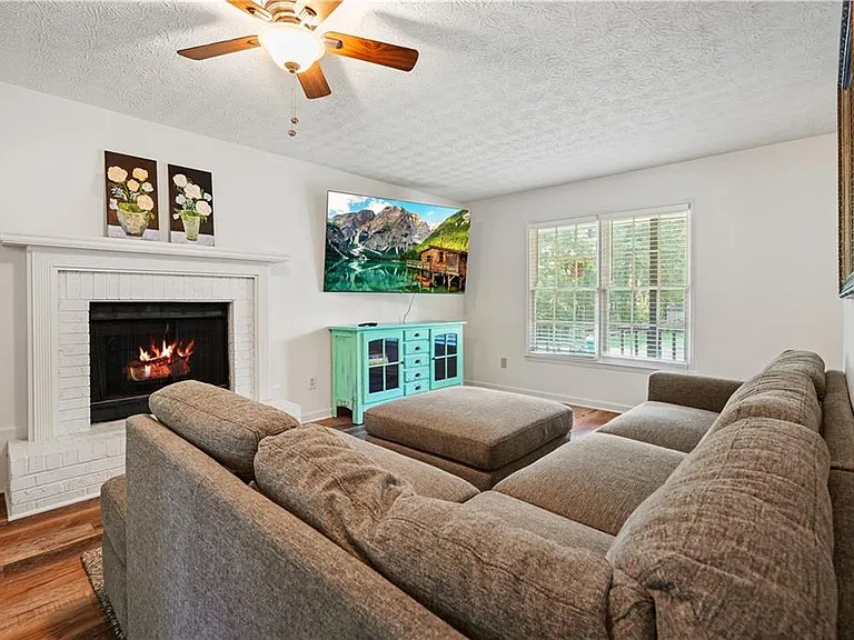 3003 Maple Ln — Photo 7