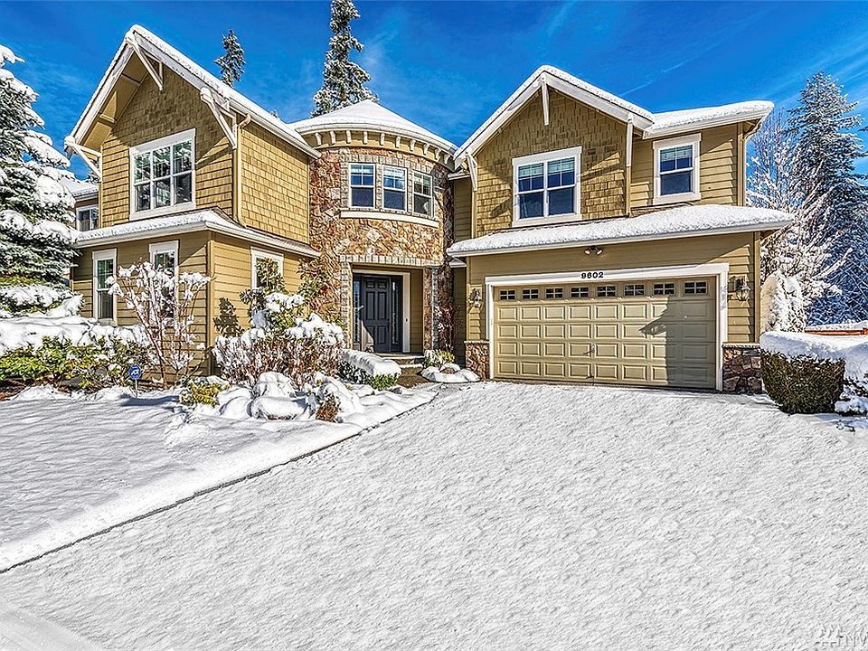 Former model home...Gorgeous Murray Franklyn's popular Pemberley floor-plan. An inviting castle-like entrance with circular staircase. 3-car tandem garage.