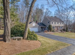 28 Clover Hill Dr, Chelmsford, MA 01824