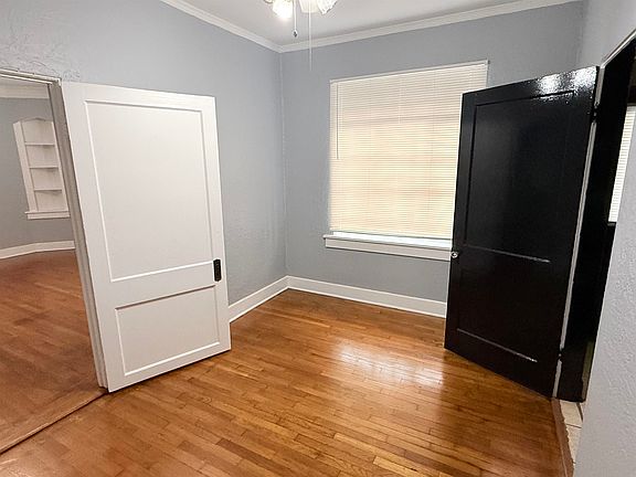 4th image of 2061 Vollintine Ave