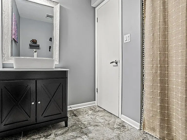 1222 Hillview Dr — Photo 5