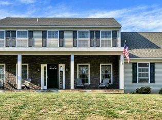 6 Nantucket Dr, Reading, PA 19605