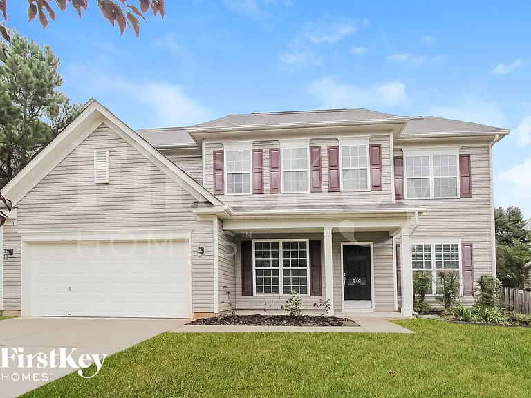 240 Golden Valley Dr — Photo 1