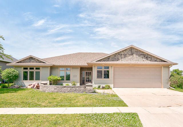 1st image of 3014 Zenith Ave