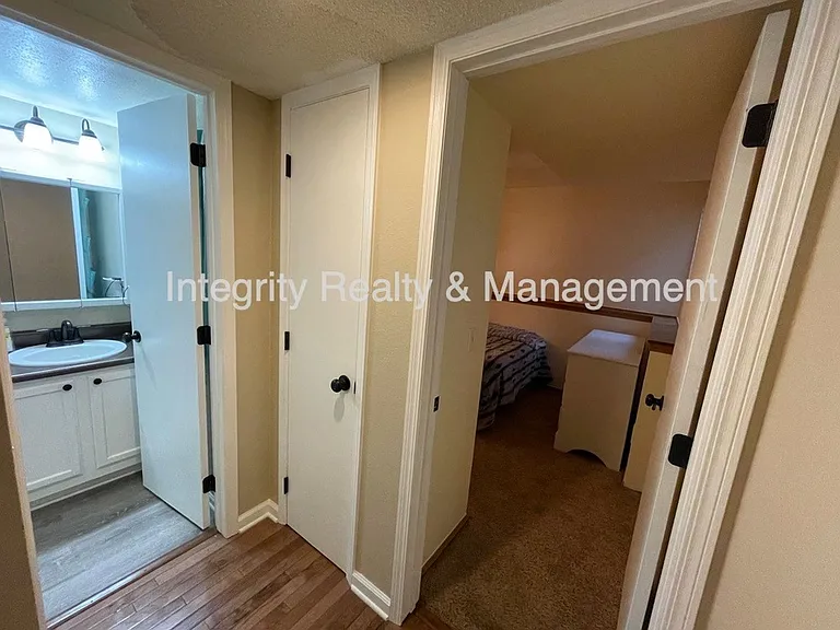 475 Chiswick Cir — Photo 21