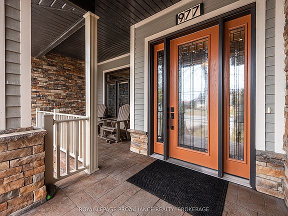 3rd image of 977 Woodbine Rd