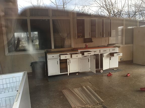 4th image of 3653 W Erie Ave