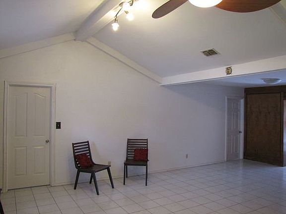 3rd image of 2421 Esperanza Ln