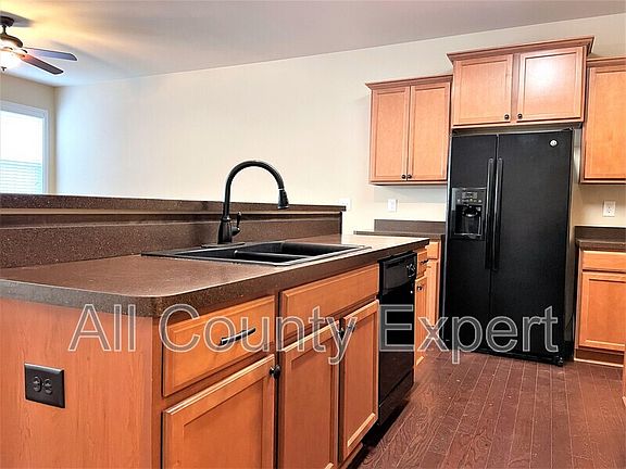2nd image of 220 Bobbie Way