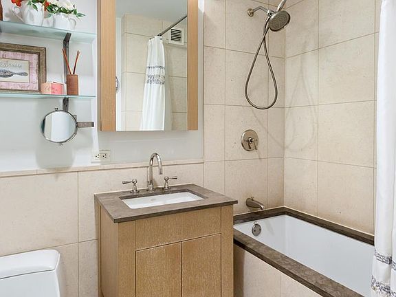 4th image of 350 W 42nd St APT 17C