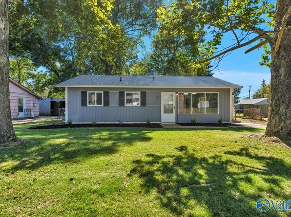 1702 Wakefield Dr NE, Huntsville, AL 35811