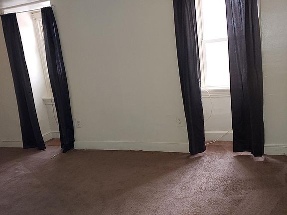 4th image of 1003 W 8th St #3