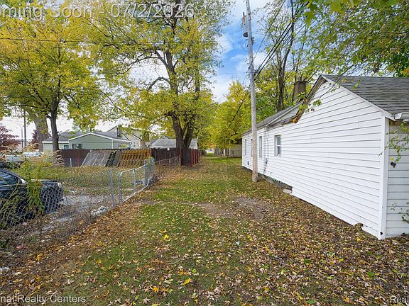 4th image of 8104 Jackson Ave