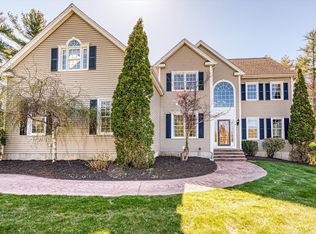 9 Juniper Rd, Upton, MA 01568