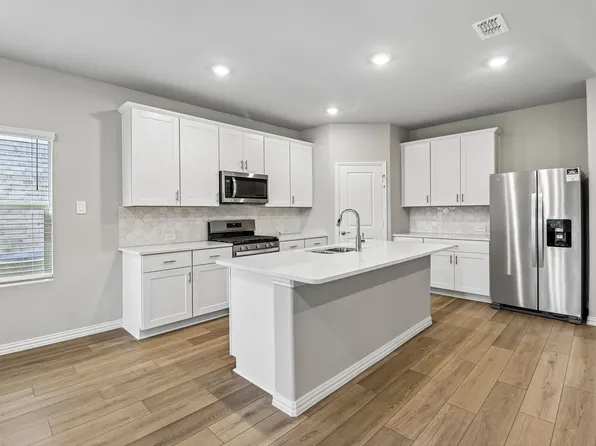 2138 Meadowlands Dr, Seagoville, TX 75159