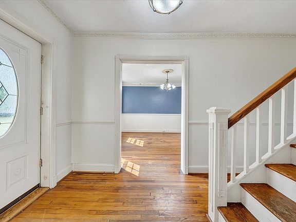 3rd image of 1421 Kelvin Grove Rd