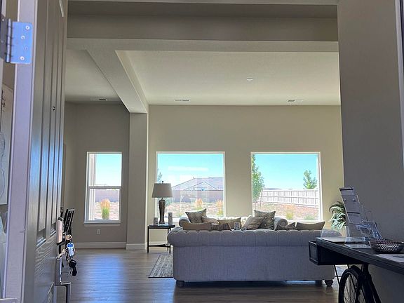 3rd image of 230 Pebble Creek Dr