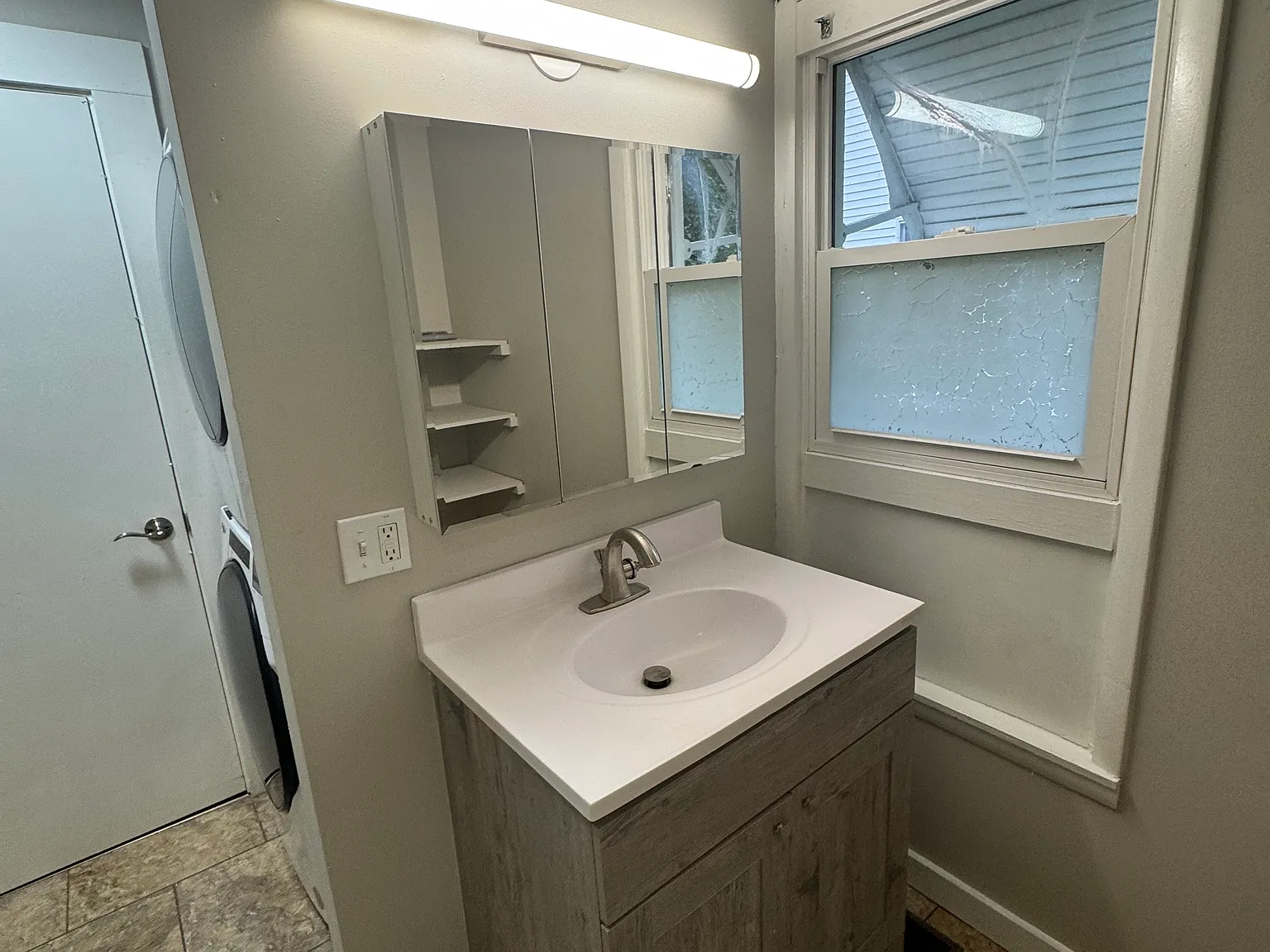 2 bed, 848 sqft, $1,100 — Photo 4