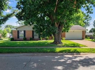 2050 Trotter Way, Florissant, MO 63033