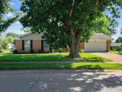 2050 Trotter Way, Florissant, MO, 63033
