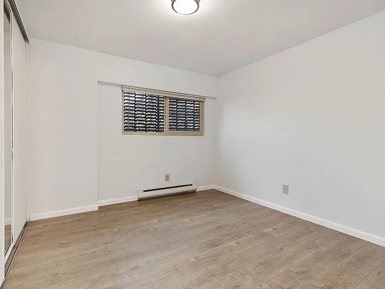 The Willis Apartments — Photo 33