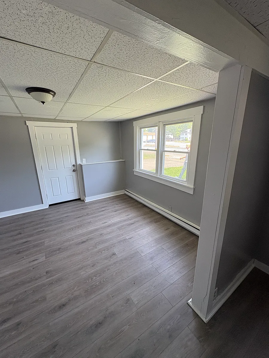 Building Photo - 435 Main St #1R