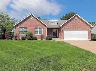 1501 Glenda Dr, Farmington, MO 63640