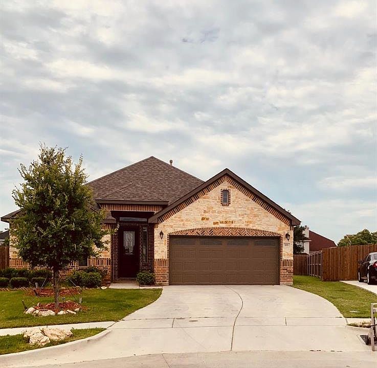 1st image of 901 Misty Bray Ct