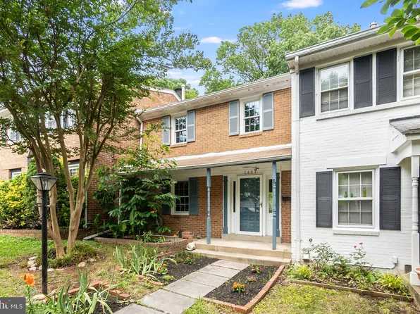 1403 Deerfield Ln, Woodbridge, VA 22191