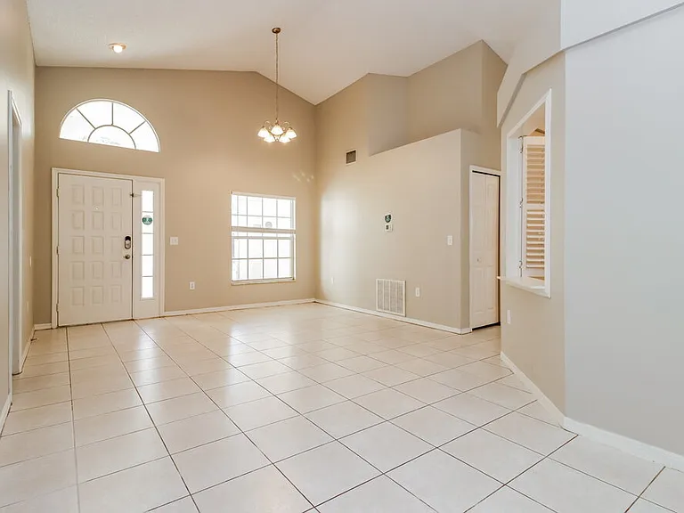 7249 Captiva Cir — Photo 3