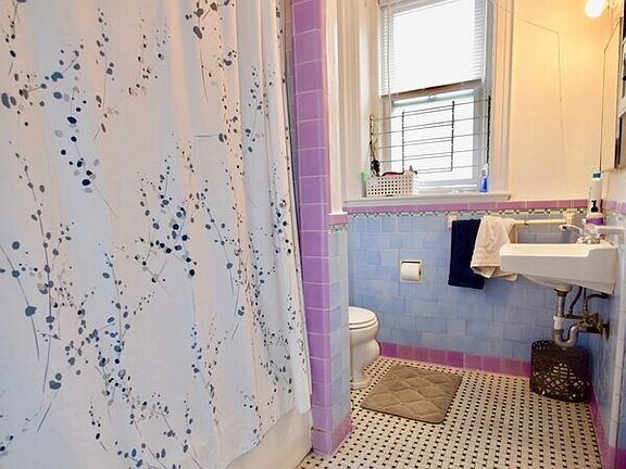 5th image of 2043-2045 Commonwealth Ave #3