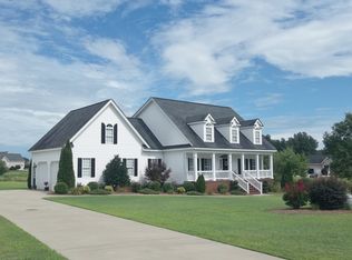 745 Duck Pond Rd, Nashville, NC 27856