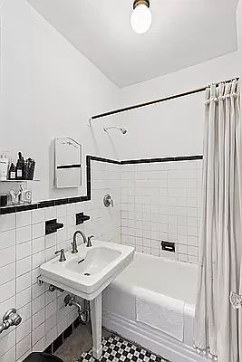 4th image of 195 Prince St APT 5W