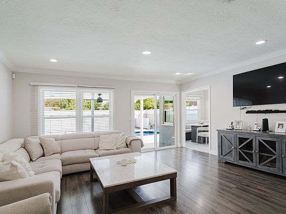 4th image of 14761 Septo St