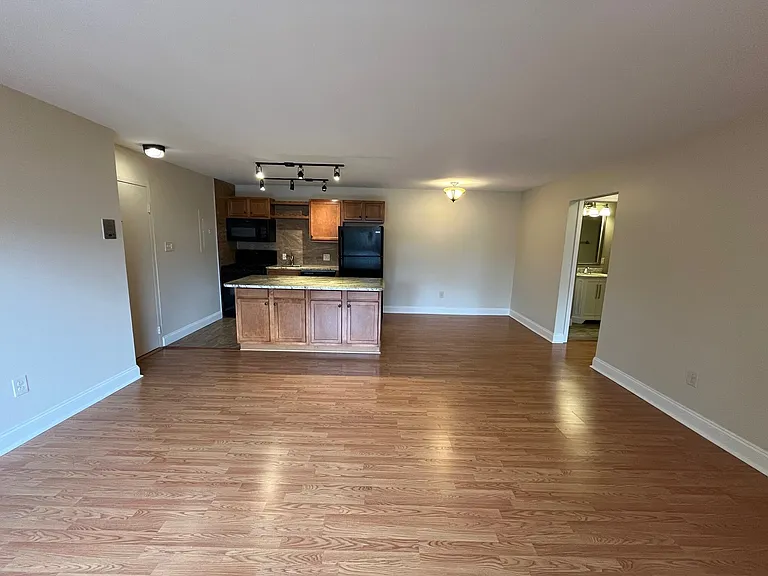 827 Highview St — Photo 6
