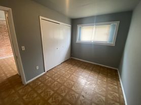 11371 E 7 Mile Rd, Detroit, MI
