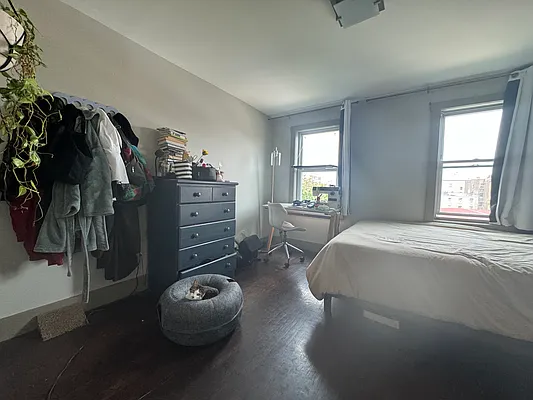 Rented by Pear NYC LLC | media 24