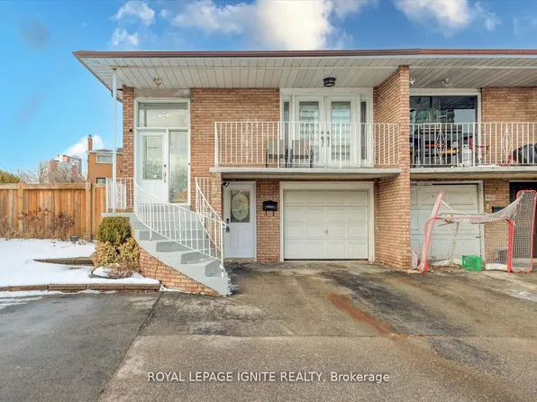 4023 Bishopstoke Ln, Mississauga, ON L4Z 1H9