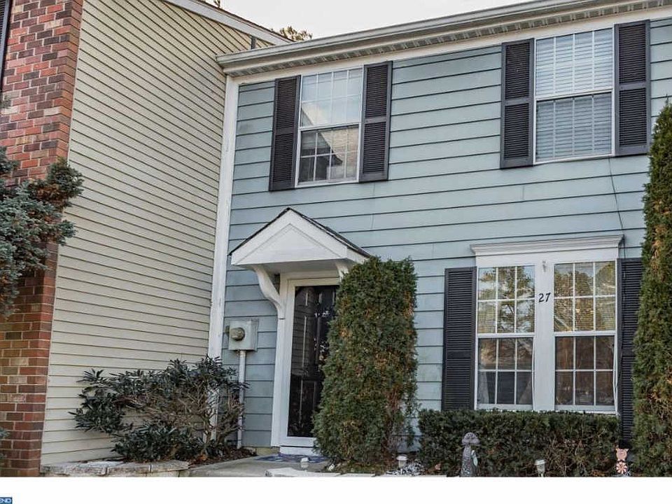 1st image of 27 Dorchester Cir